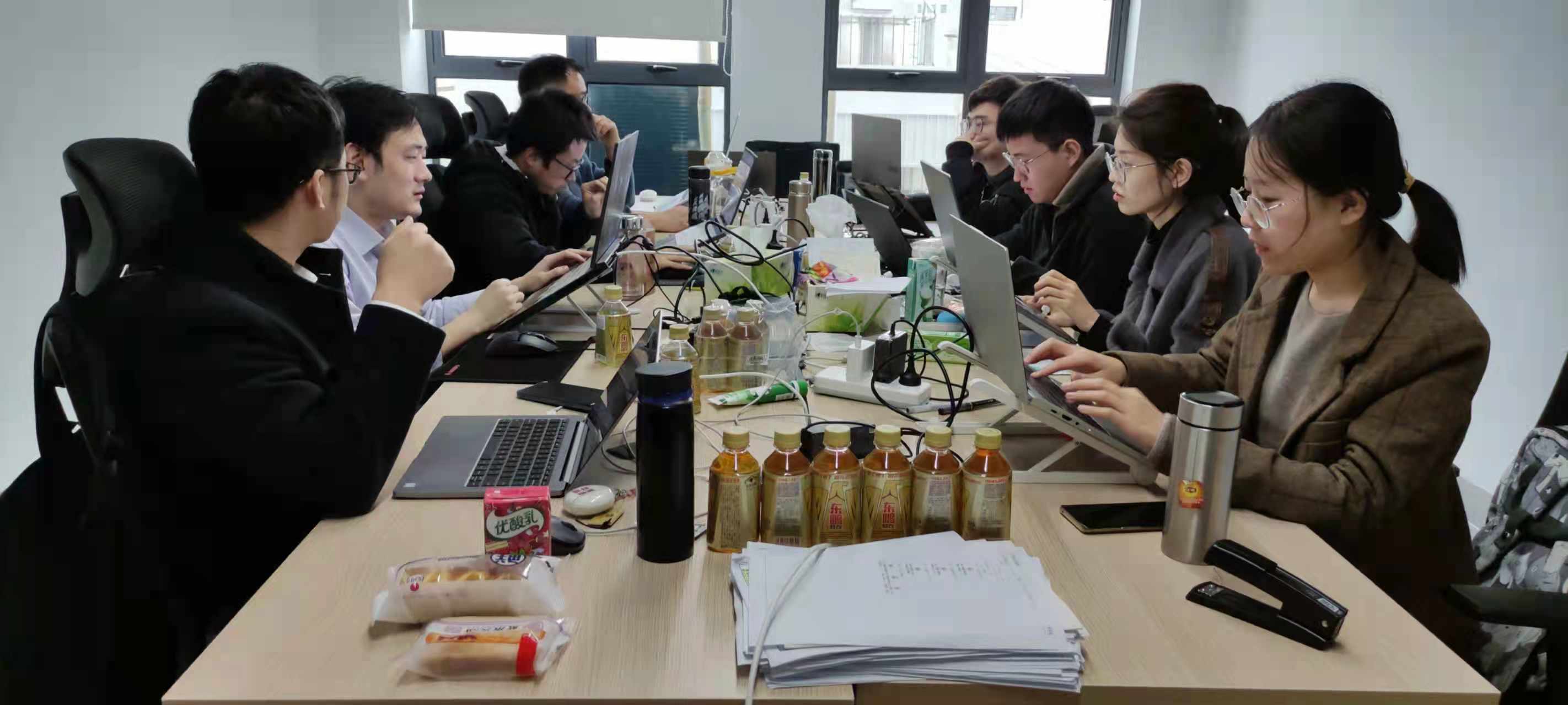 东鹏特饮助力上线1 项目组.jpg